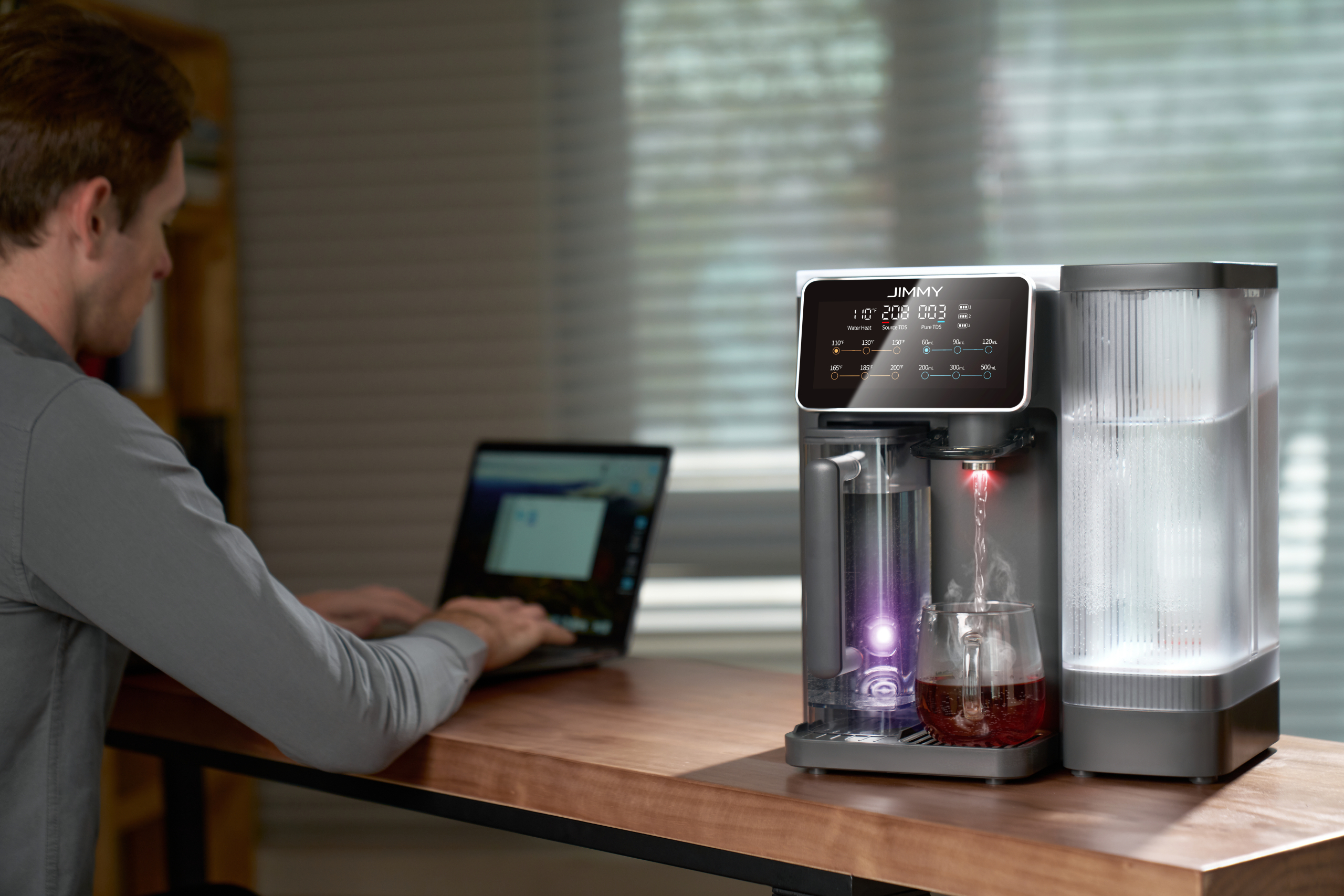 Микроснимка на замърсена вода